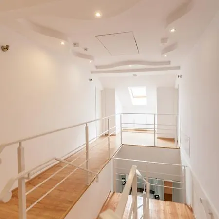 Dworek Bed & Breakfast Poznan