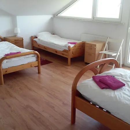 Dworek Bed & Breakfast Poznan