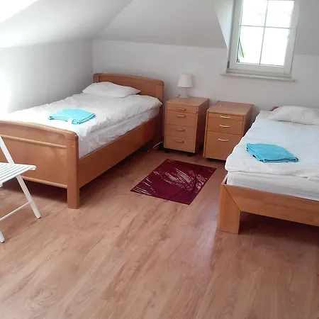 Bed & Breakfast Dworek *