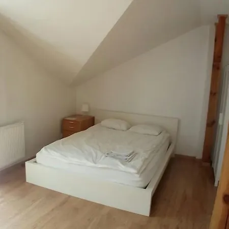 Dworek Bed & Breakfast *